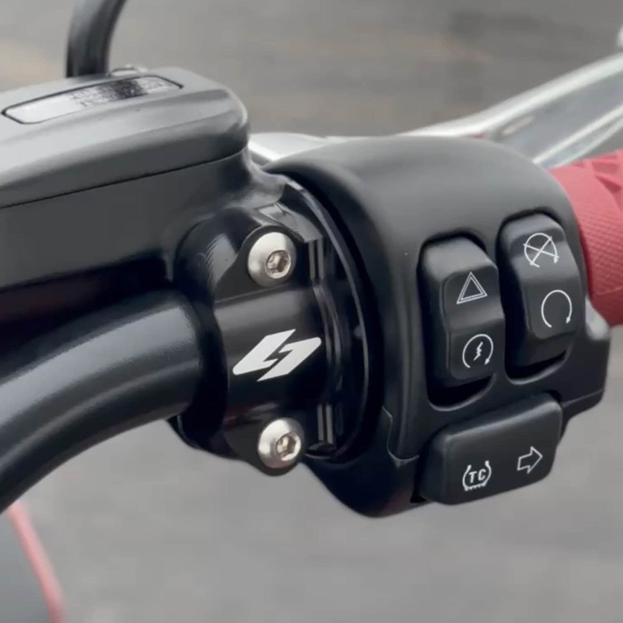 Kraus Pro-Line Perch Clamps for Harley-Davidson – Imzz Elite