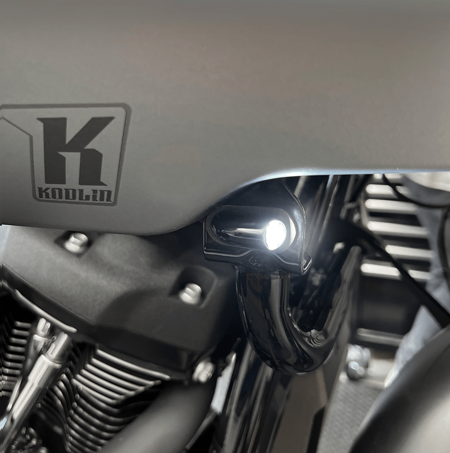 Kodlin Neowise Bullet Smooth 2-1 LED Turn Signal for FXLRST – Imzz