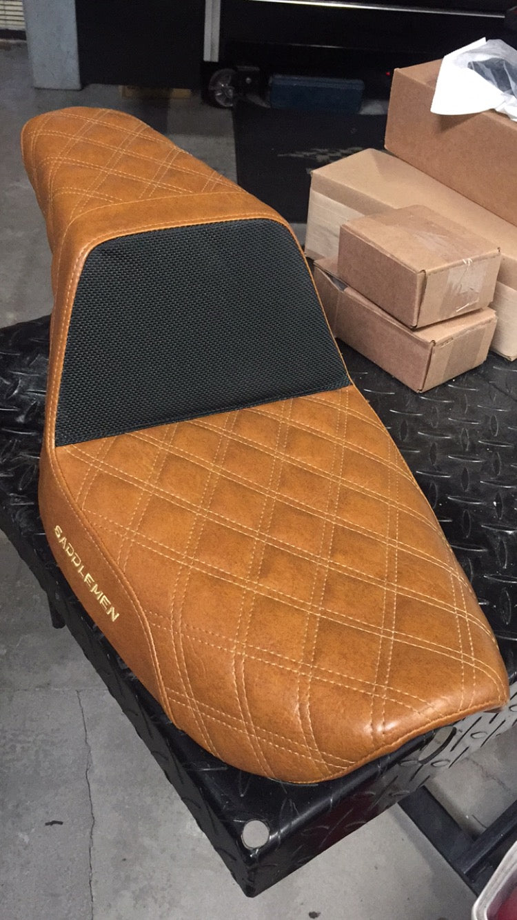 Imzz x Saddlemen Step-Up Seat for M8 Streetbob FXBB/S & Standard FXST