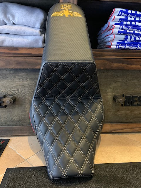 Imzz x Saddlemen Step-Up Seat for M8 FatBob FXFB/FXFBS