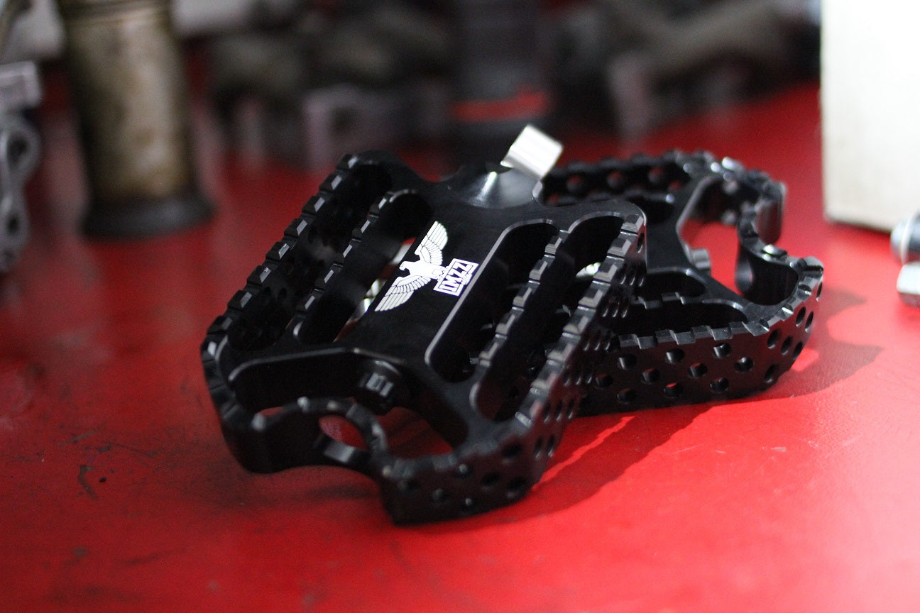 Imzz Elite "Shin Splitter" Mini Floorboards