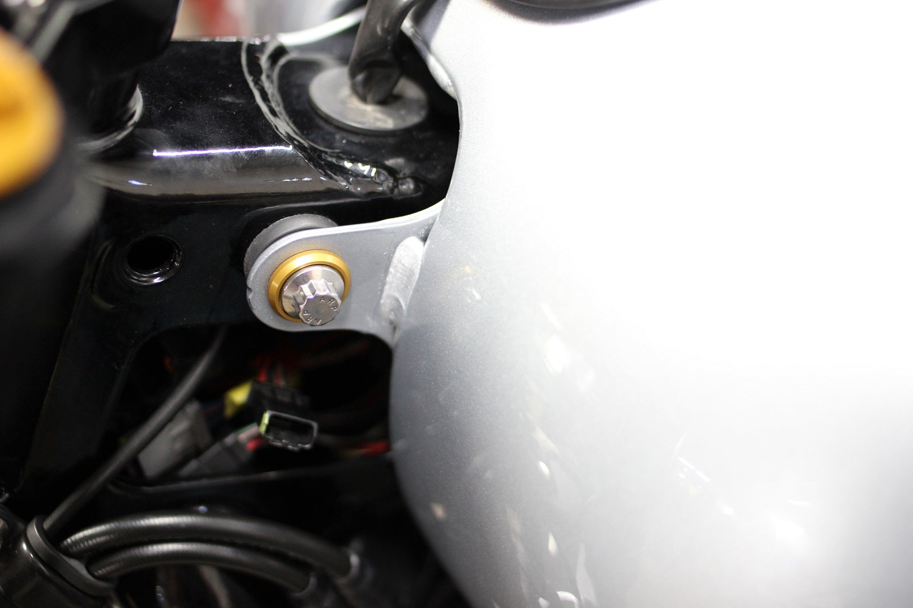 ARP M8 Softail Gas Tank Bolt Kit