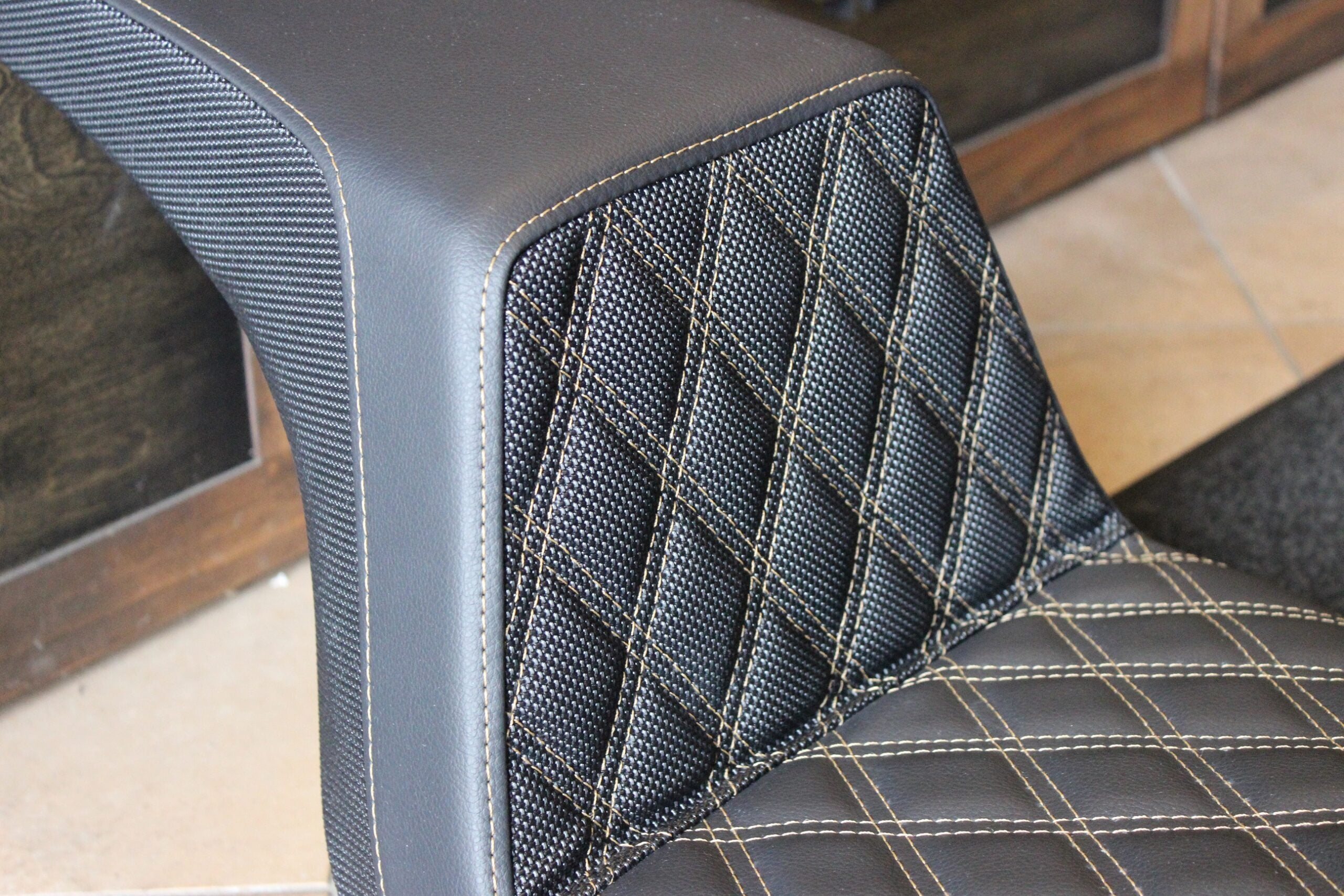 Imzz x Saddlemen Step-Up Seat for M8 Streetbob FXBB/S & Standard FXST