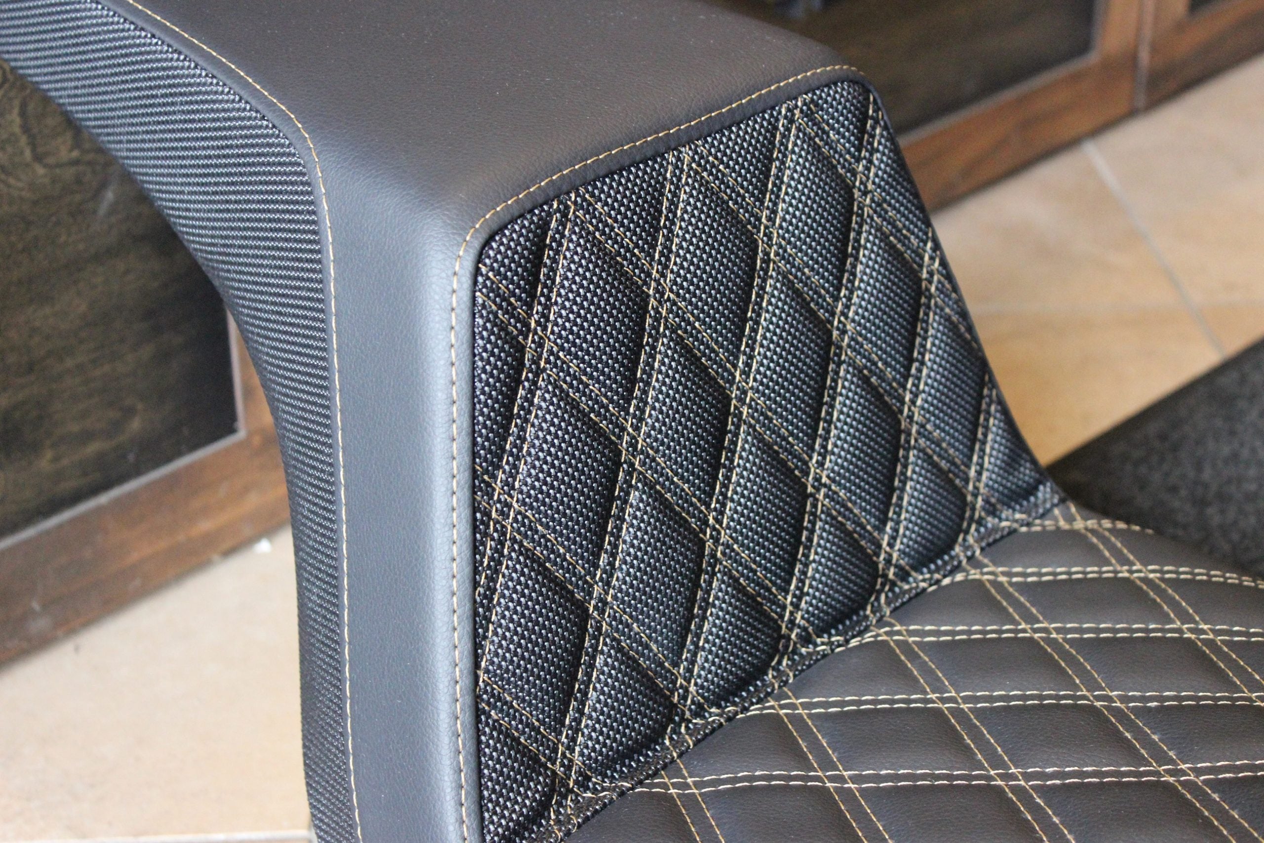 Imzz x Saddlemen Step-Up Seat for M8 FatBob FXFB/FXFBS