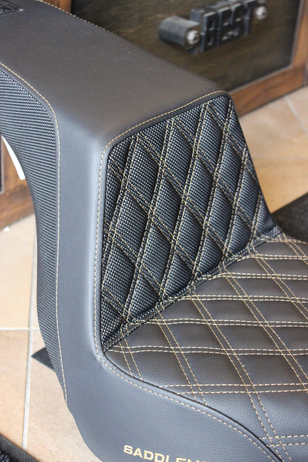 Imzz x Saddlemen Step-Up Seat for M8 Streetbob FXBB/S & Standard FXST