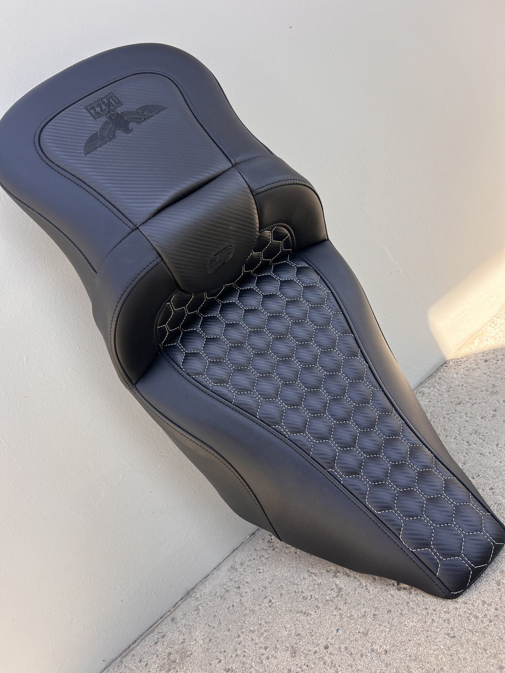 Imzz x Saddlemen Road Sofa w/Backrest for 23+ Bagger (EXT Reach)