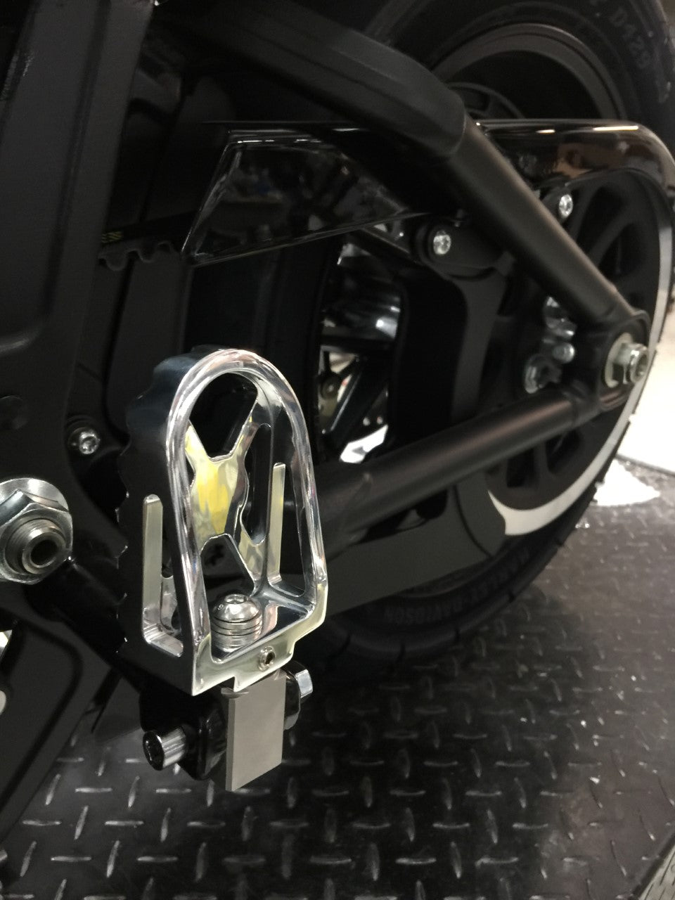 Boosted Brad DMR Bear Trap Footpegs