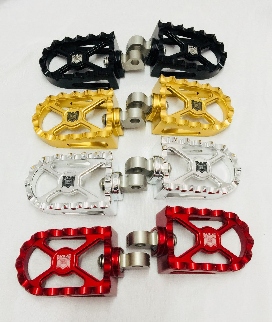 Boosted Brad DMR Bear Trap Footpegs