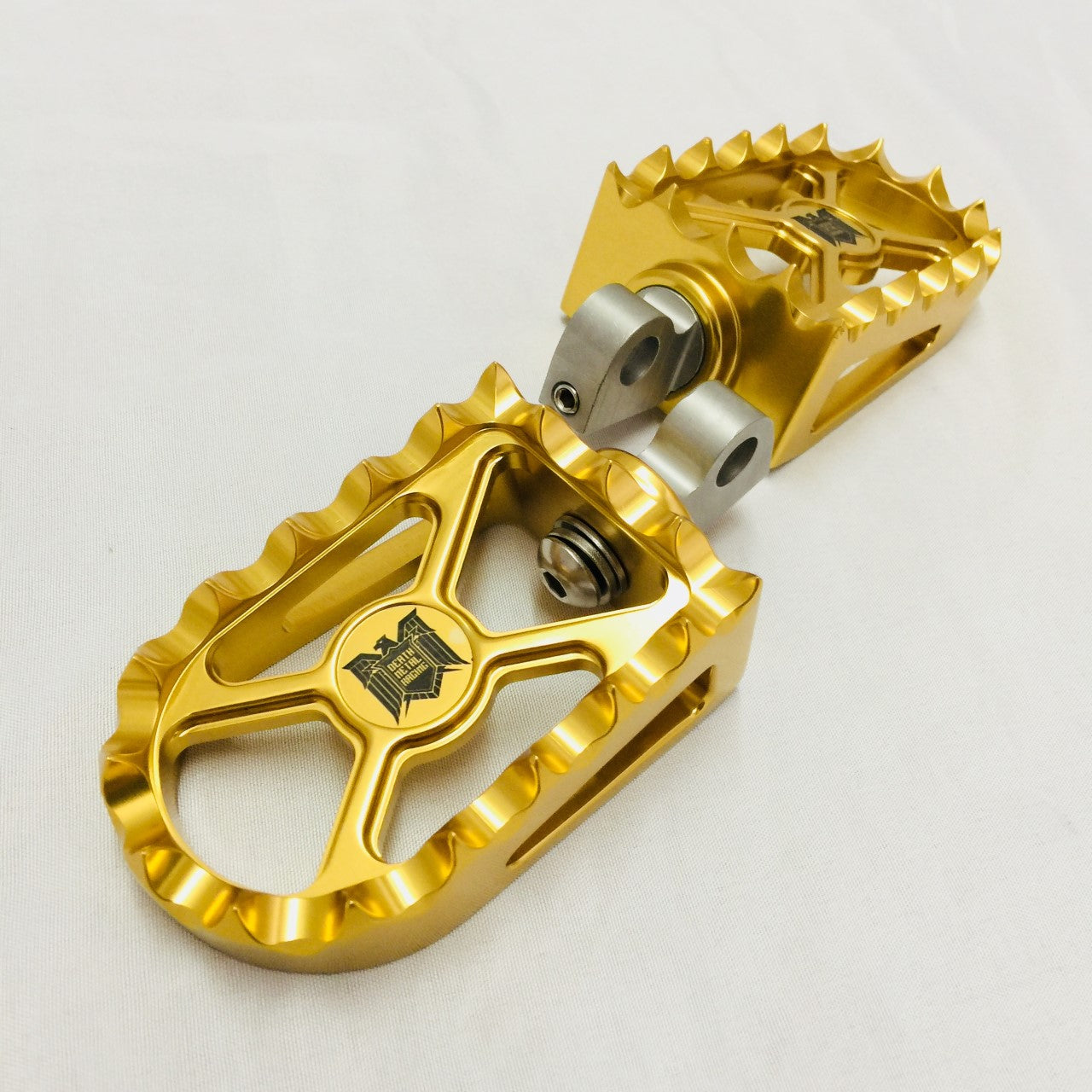 Boosted Brad DMR Bear Trap Footpegs