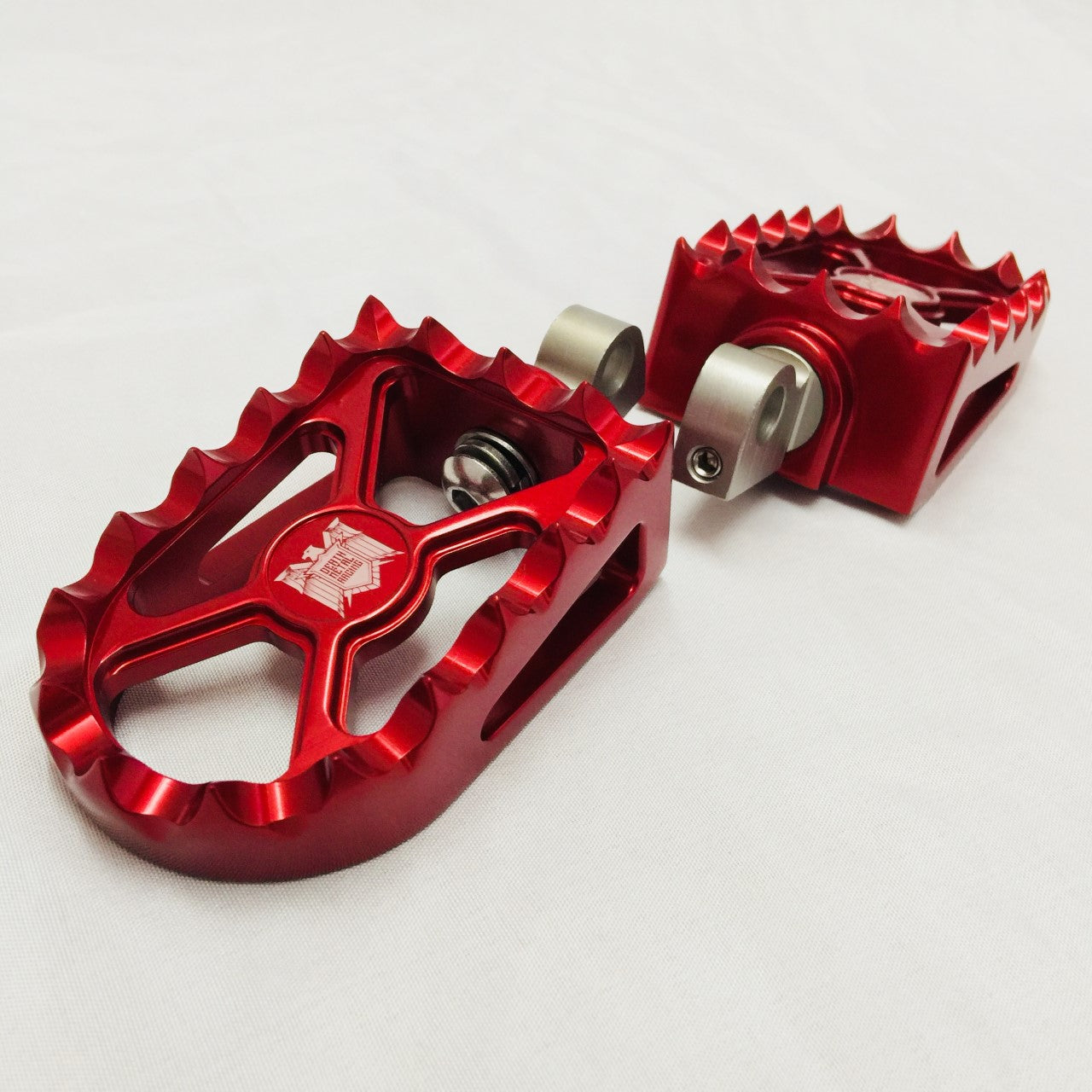 Boosted Brad DMR Bear Trap Footpegs