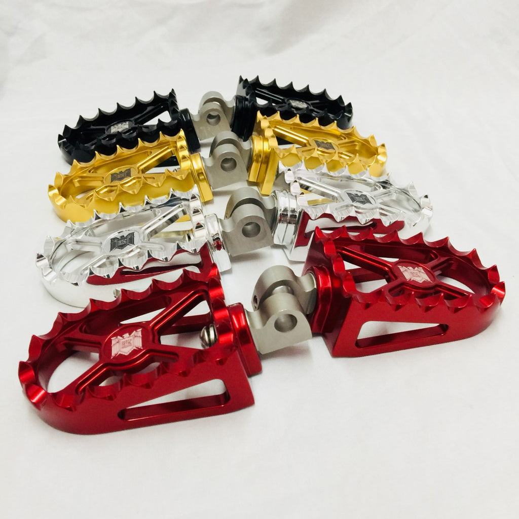 Boosted Brad DMR Bear Trap Footpegs