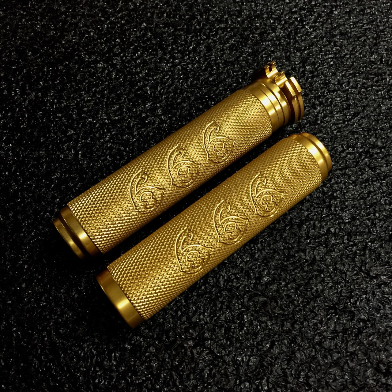 Boosted Brad Knurled Grips