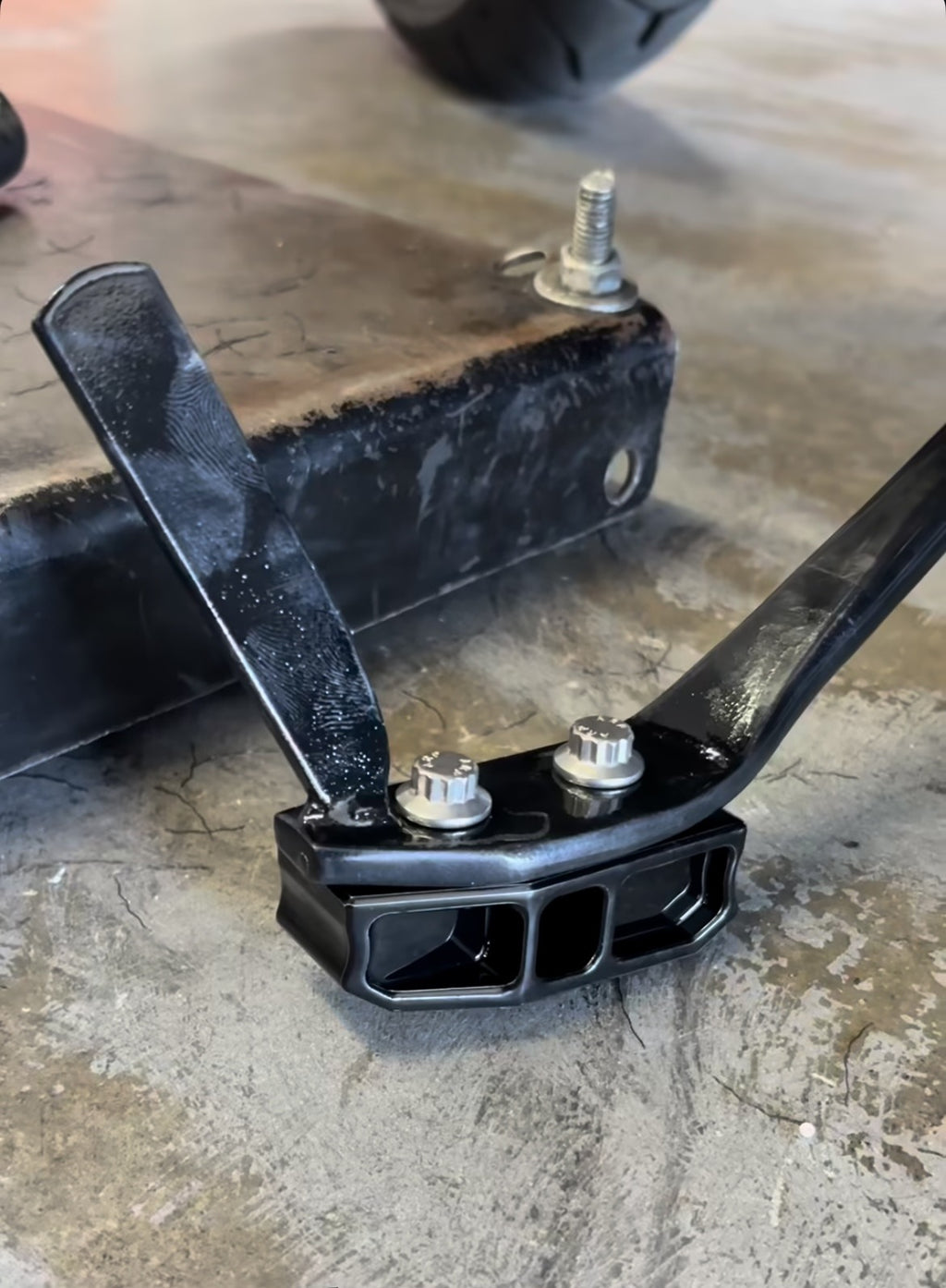 Harley kickstand extension block fixing lean angle on Performance Bagger