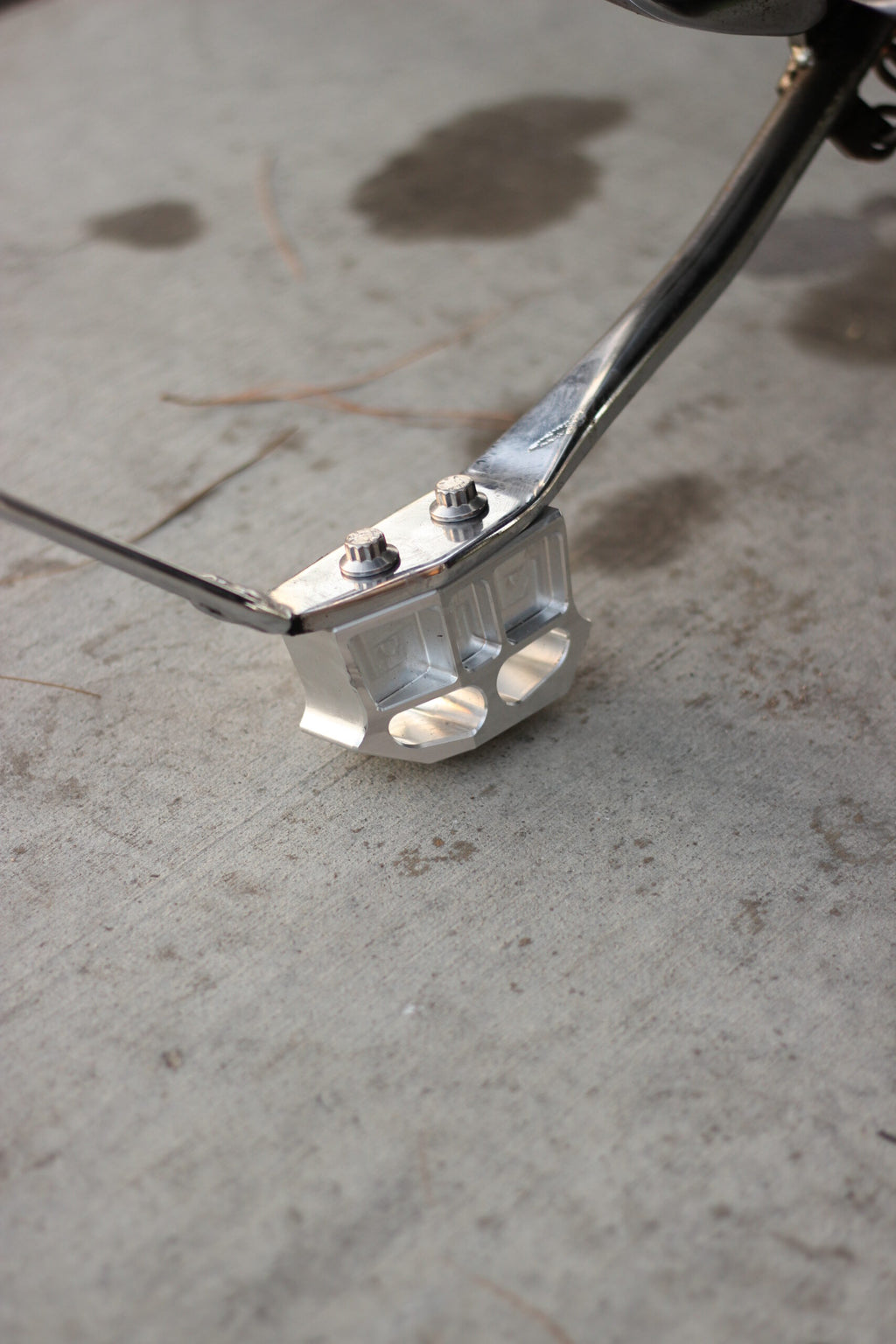 Harley kickstand extension block fixing lean angle