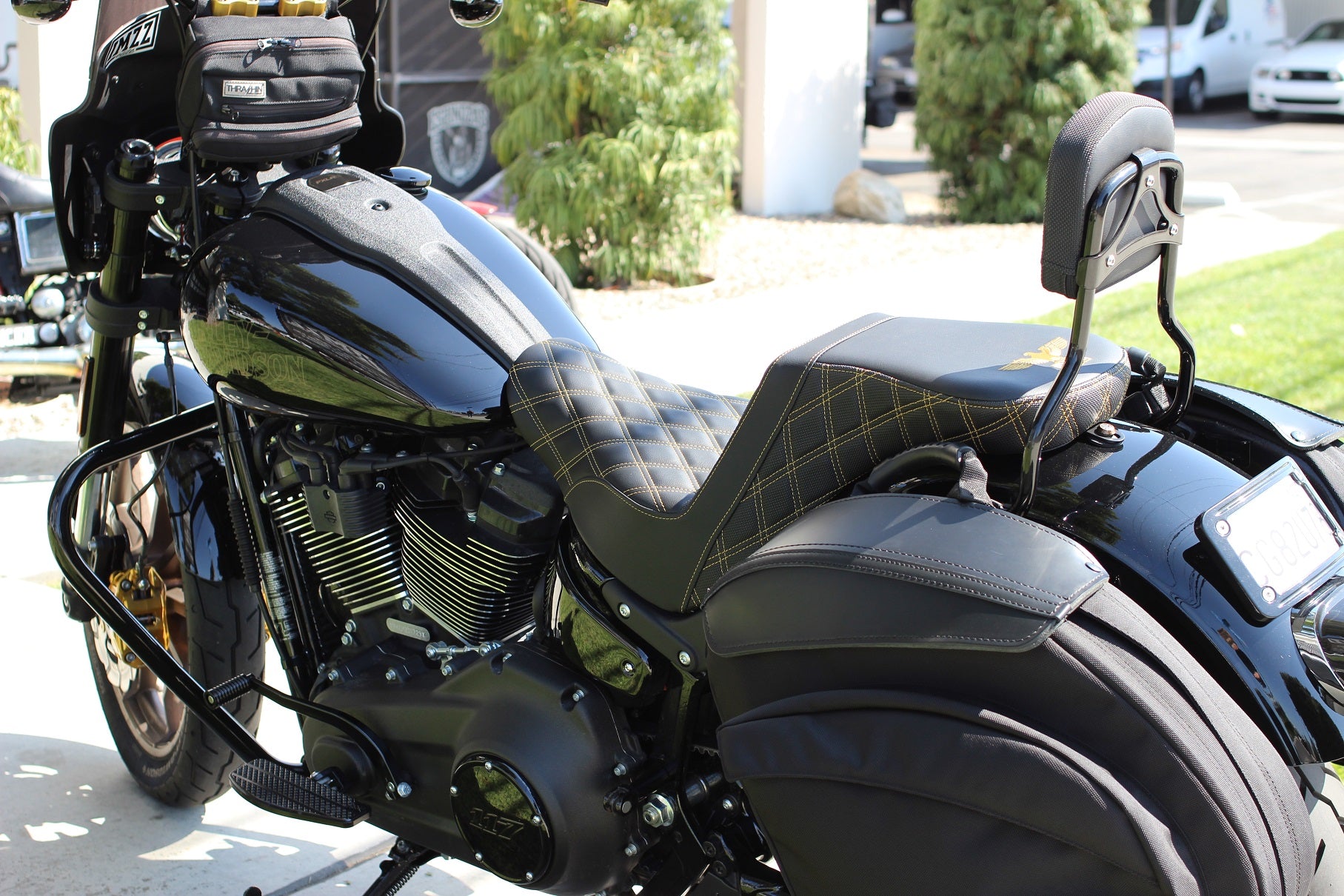 Imzz x Saddlemen TOUR step up seat Harley Road Glide Street Glide