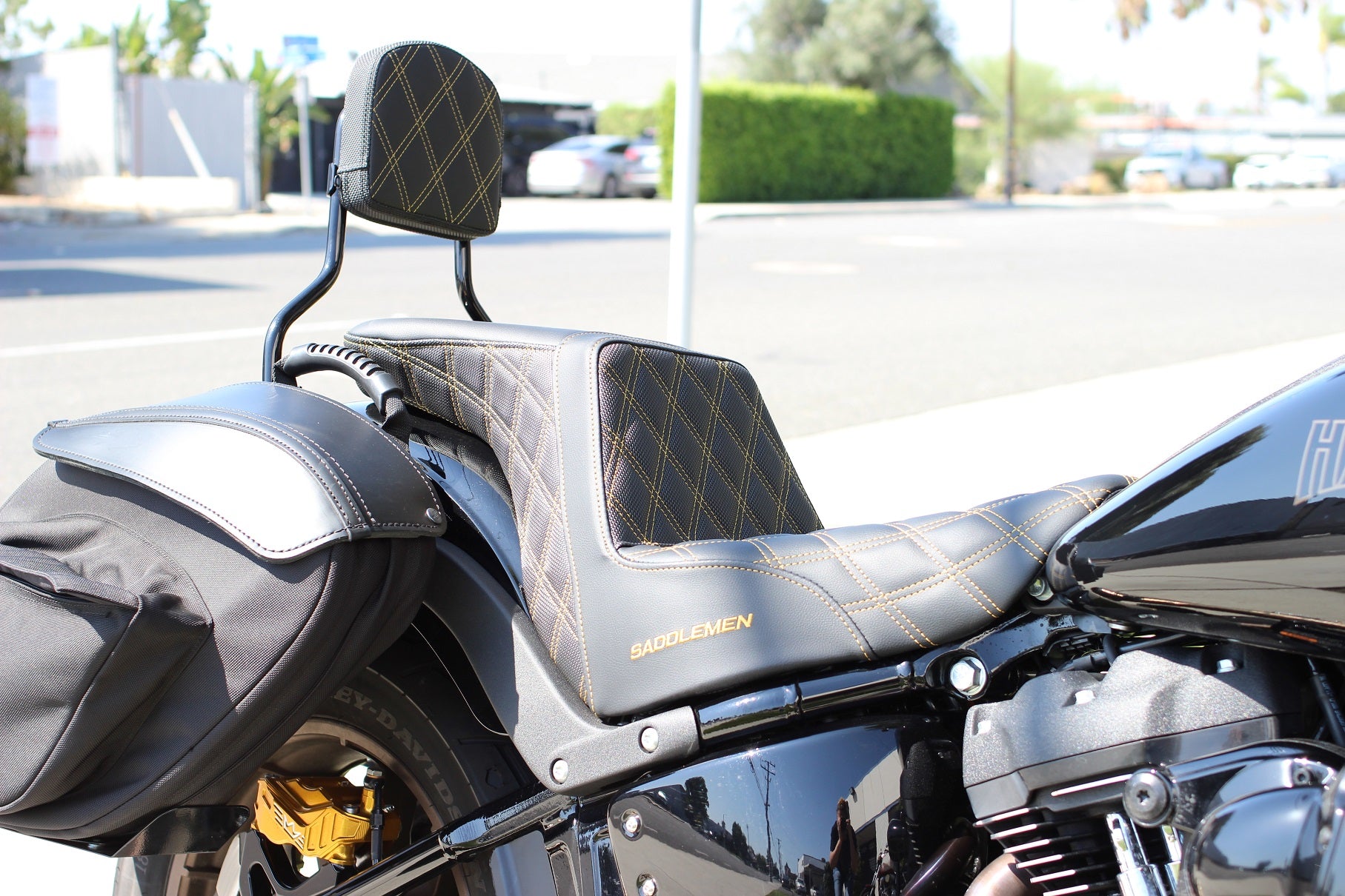 Imzz x Saddlemen TOUR step up seat Harley Road Glide Street Glide