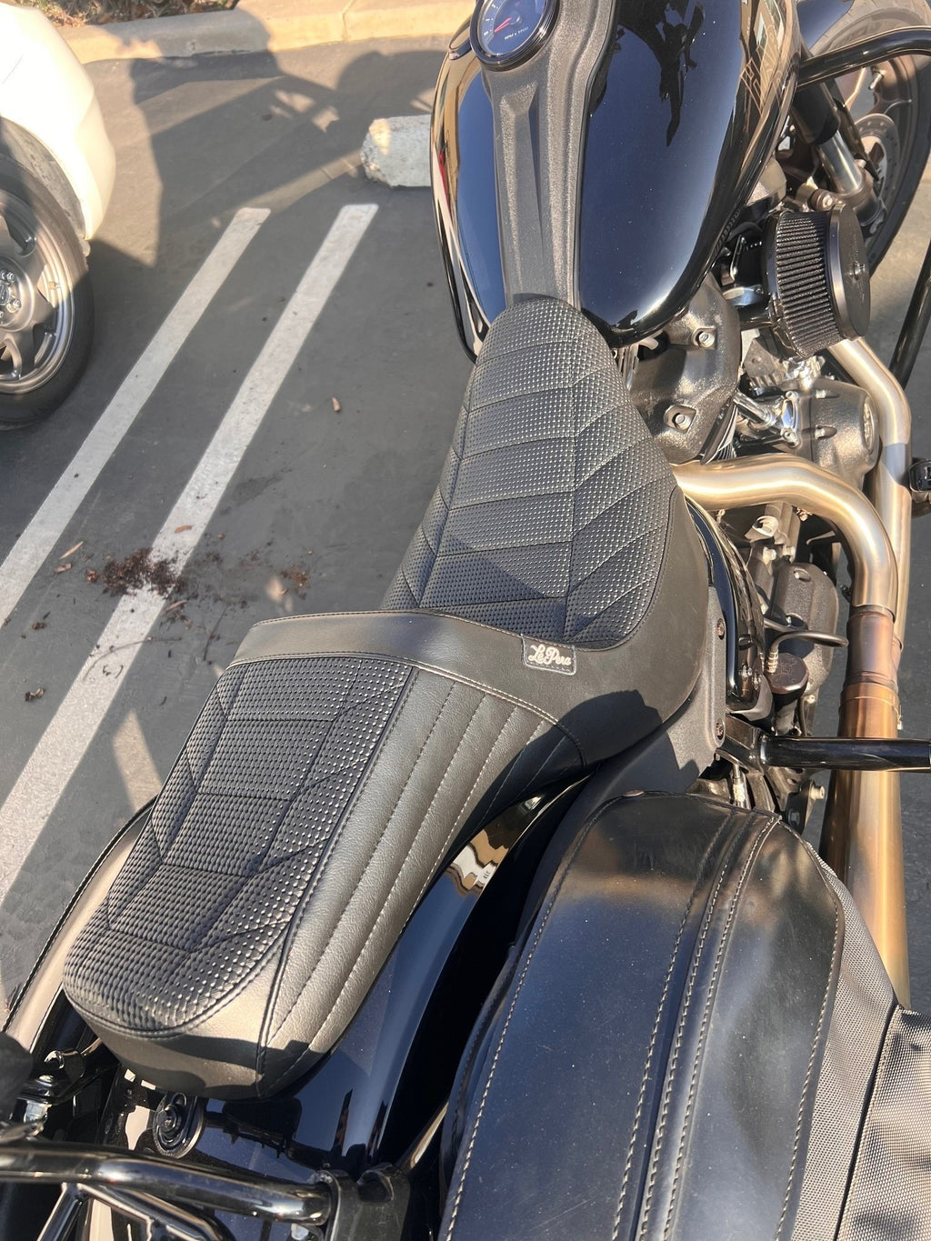 Le Pera Tailwhip Seat for M8 Softail