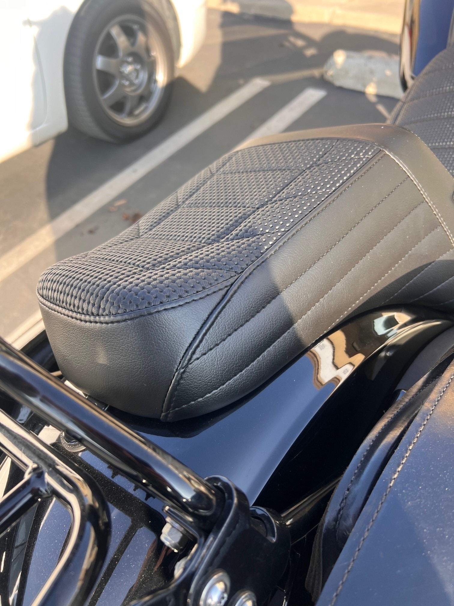 Le Pera Tailwhip Seat for M8 Softail