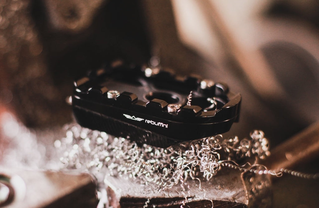 Rebuffini Wheelie Footpegs