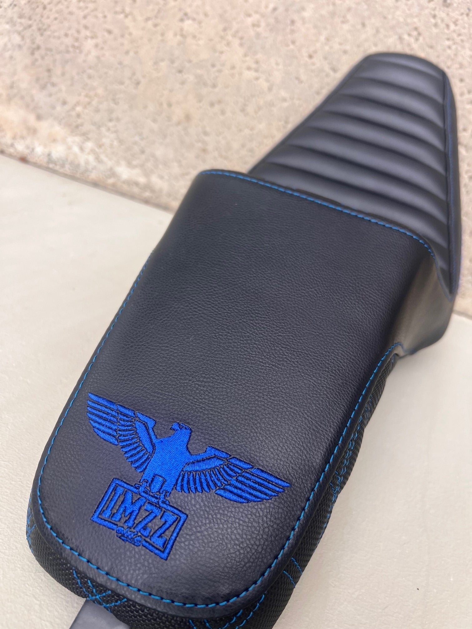 Imzz x Saddlemen Step-Up Seat For 2004-2005 Dyna