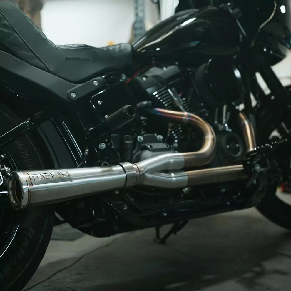 Fab28 M8 Softail Exhaust