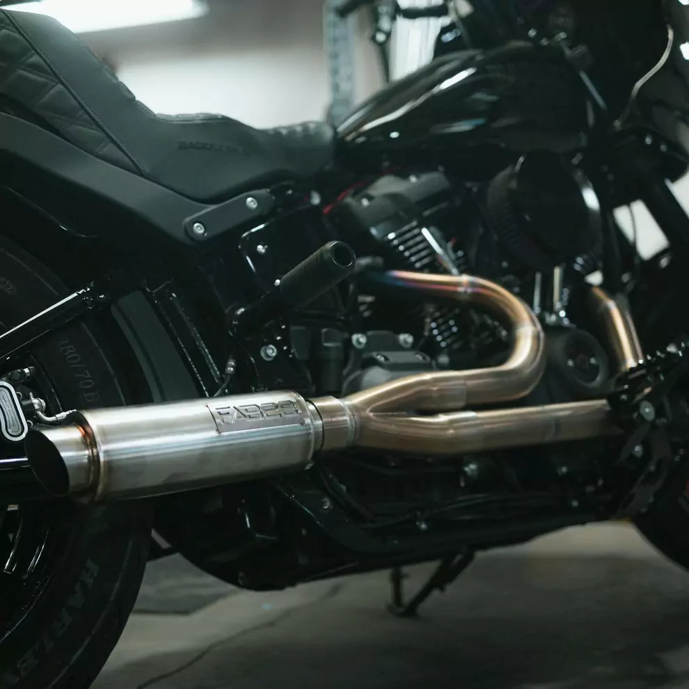Fab28 M8 Softail Exhaust - Image 2