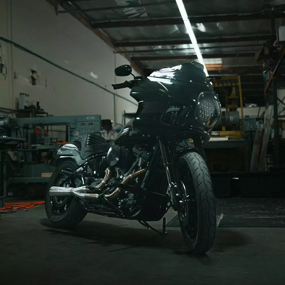 Fab28 M8 Softail Exhaust - Image 6