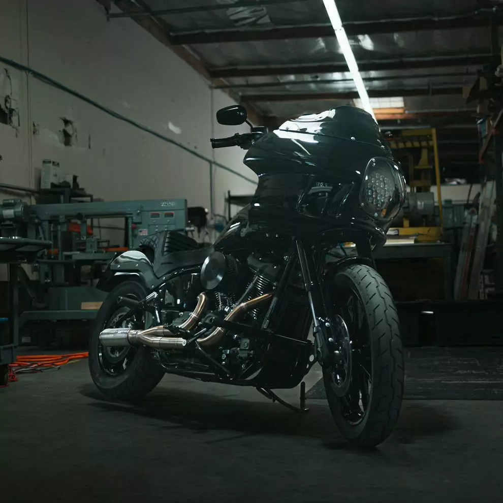 Fab28 M8 Softail Exhaust - Image 7