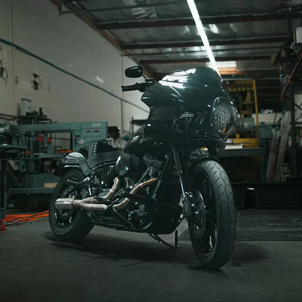 Fab28 M8 Softail Exhaust - Image 8