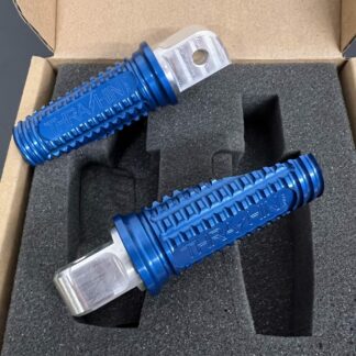 Thrashin Supply Burnout Footpegs for M8 Softail Passenger in Blue